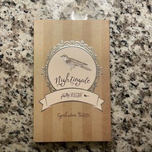 NIGHTINGALE PRETTY VUKGAR EYESHADOW PALLET